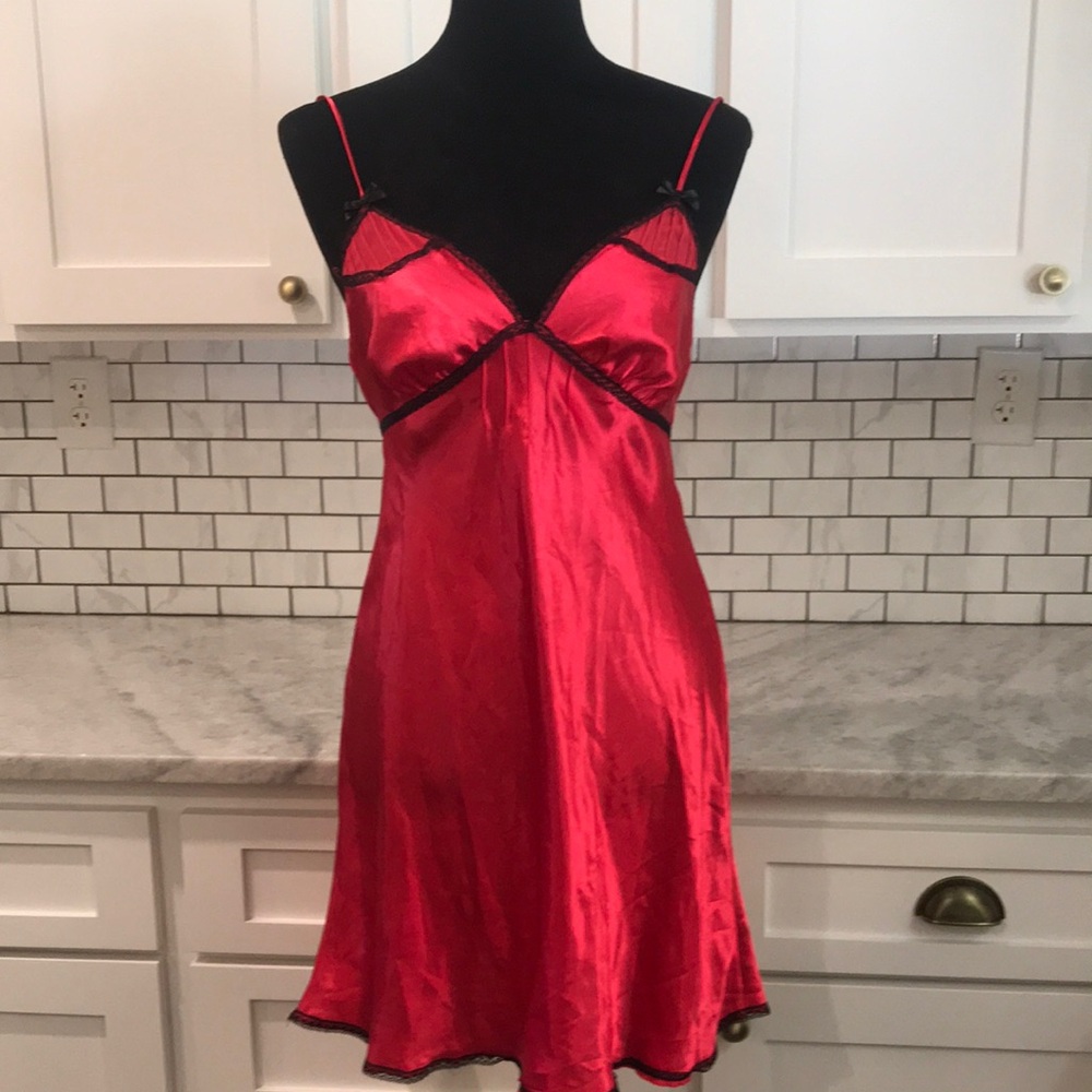 Vintage Lingerie Gown Womens Medium Red Satin Chemise Lace Romantic Silky - Picture 1 of 8